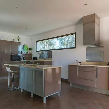Beautiful Modern Near Montpellier