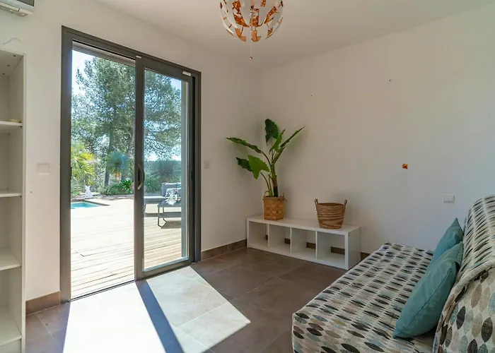 Beautiful Modern Near Montpellier Feriehus